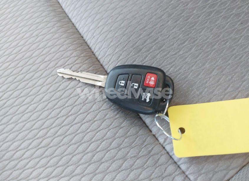 Photo 11 of 2015 Toyota Corolla LE (VIN 2T1BURHE8FC411453)