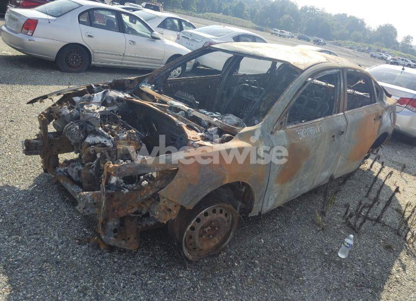 Photo 2 of 2015 Toyota Corolla LE (VIN 2T1BURHE8FC415485)