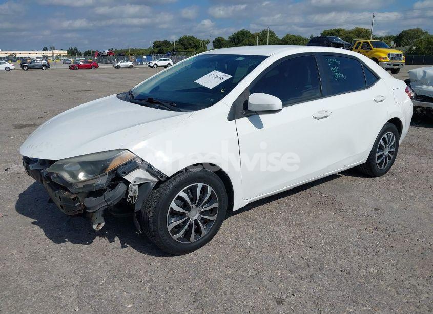 Photo 2 of 2015 Toyota Corolla LE (VIN 2T1BURHE8FC425269)