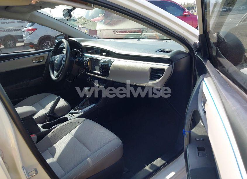 Photo 5 of 2015 Toyota Corolla LE (VIN 2T1BURHE8FC425269)