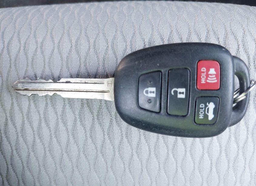 Photo 11 of 2015 Toyota Corolla LE (VIN 2T1BURHE8FC438572)