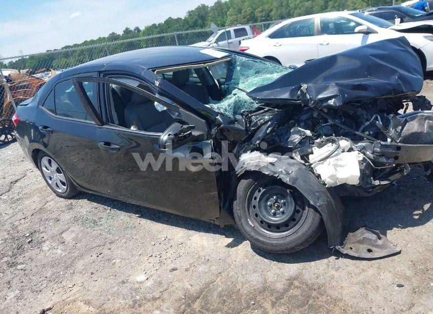 2015 Toyota Corolla LE (VIN 2T1BURHE8FC443240) main photo