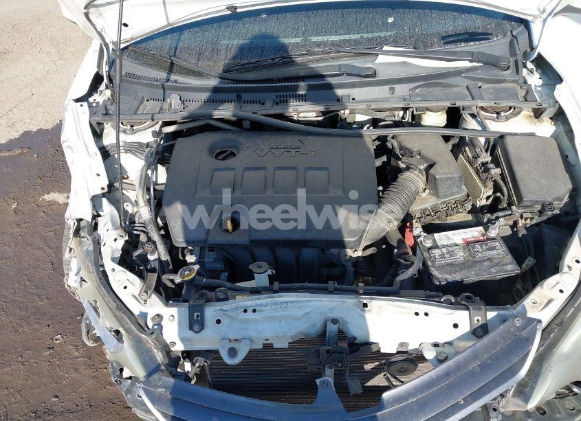 Photo 10 of 2015 Toyota Corolla LE (VIN 2T1BURHE8FC460474)