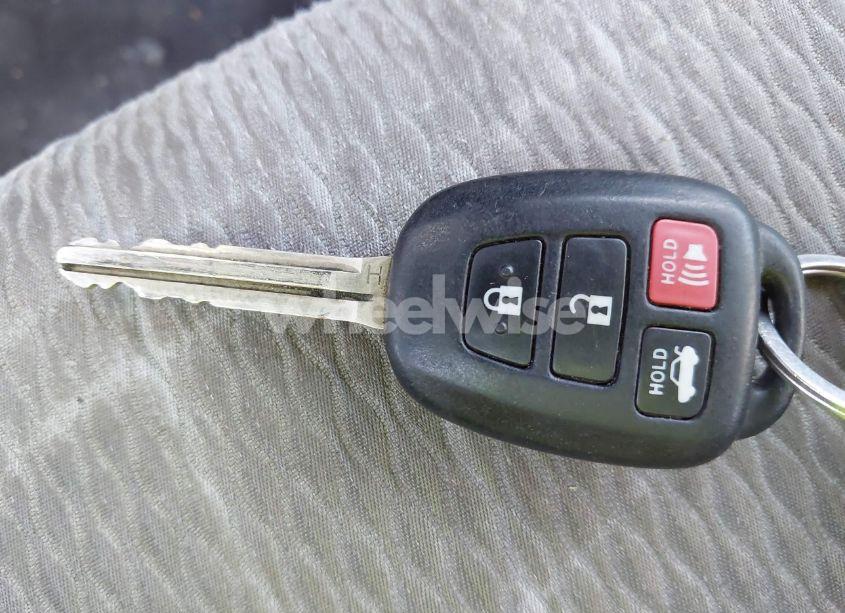 Photo 11 of 2015 Toyota Corolla LE (VIN 2T1BURHE8FC460474)