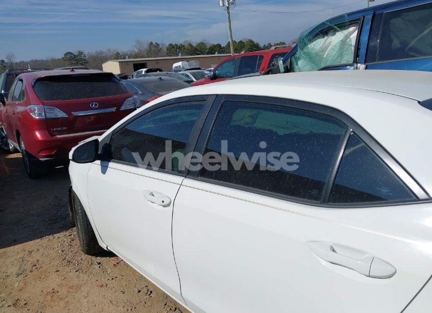 Photo 15 of 2015 Toyota Corolla LE (VIN 2T1BURHE8FC472883)