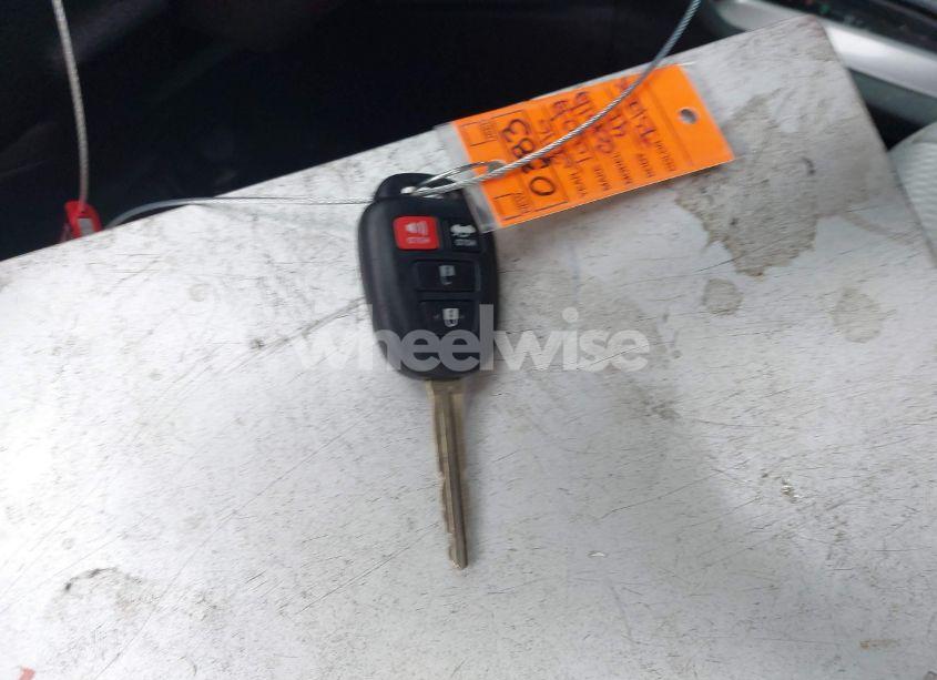 Photo 11 of 2016 Toyota Corolla LE (VIN 2T1BURHE8GC488308)