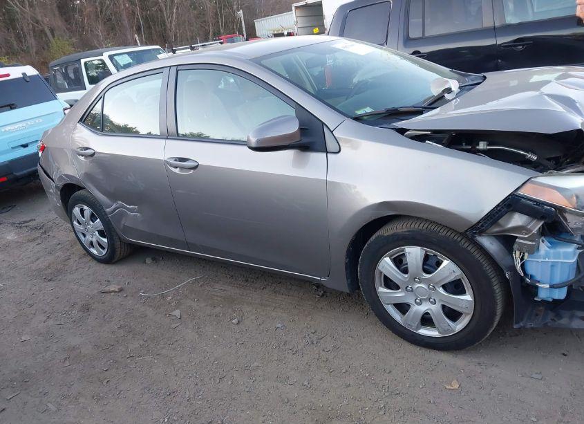 Photo 13 of 2016 Toyota Corolla LE (VIN 2T1BURHE8GC495565)