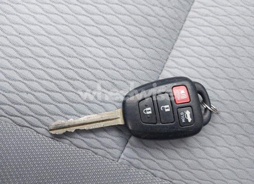 Photo 11 of 2016 Toyota Corolla LE (VIN 2T1BURHE8GC514194)