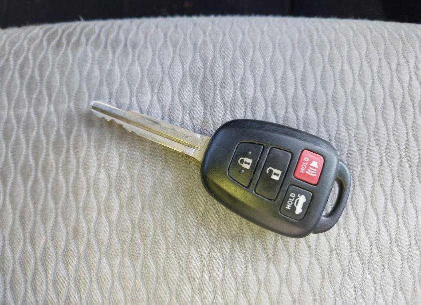 Photo 11 of 2016 Toyota Corolla LE (VIN 2T1BURHE8GC526734)