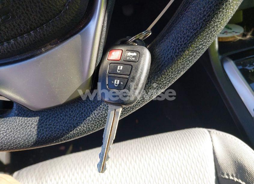 Photo 11 of 2016 Toyota Corolla LE (VIN 2T1BURHE8GC532260)