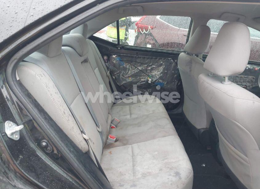 Photo 8 of 2016 Toyota Corolla LE (VIN 2T1BURHE8GC627322)