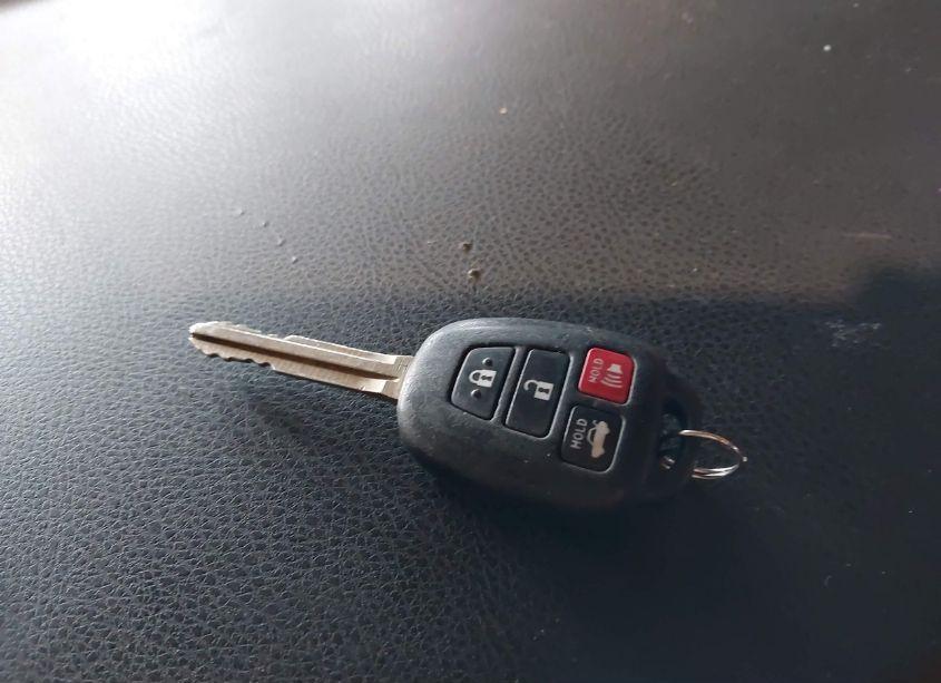 Photo 11 of 2016 Toyota Corolla LE (VIN 2T1BURHE8GC665326)