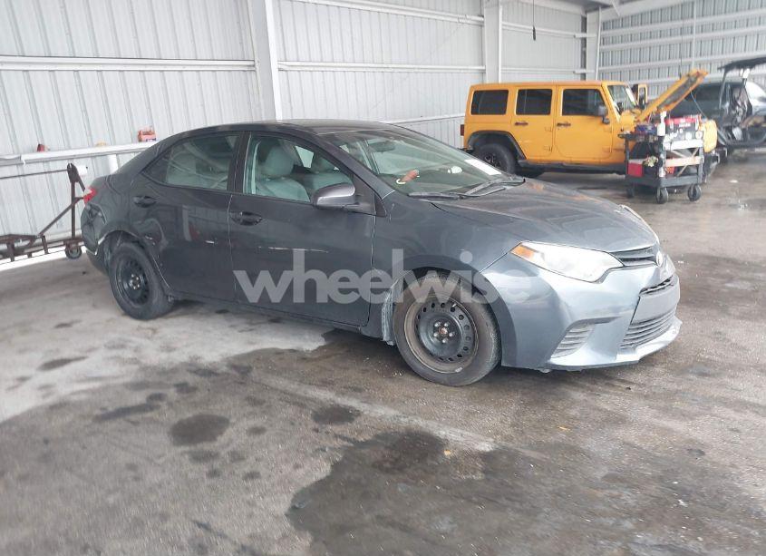 2016 Toyota Corolla LE (VIN 2T1BURHE8GC678710) main photo