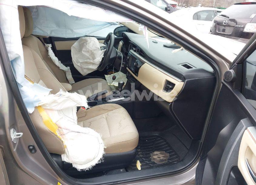 Photo 5 of 2016 Toyota Corolla LE (VIN 2T1BURHE8GC721474)