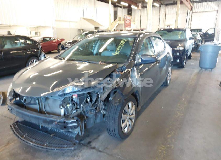 Photo 2 of 2016 Toyota Corolla LE (VIN 2T1BURHE8GC725332)