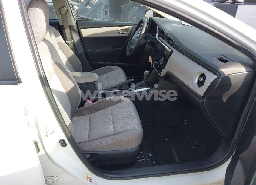 Photo 5 of 2017 Toyota Corolla L/LE/XLE/SE/XSE (VIN 2T1BURHE8HC750359)