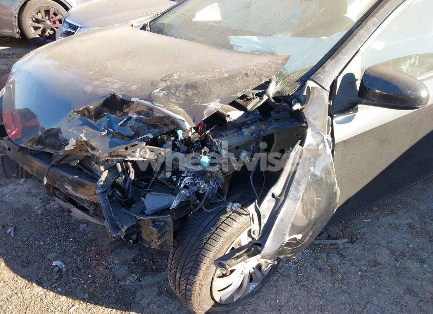 Photo 6 of 2017 Toyota Corolla LE (VIN 2T1BURHE8HC752998)