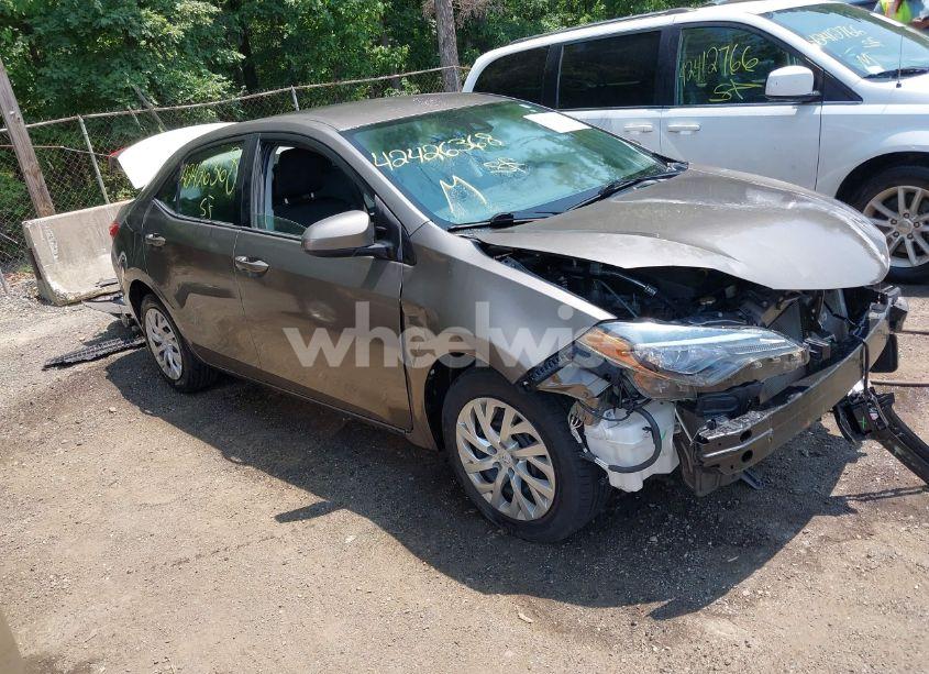 2017 Toyota Corolla LE (VIN 2T1BURHE8HC759644) main photo