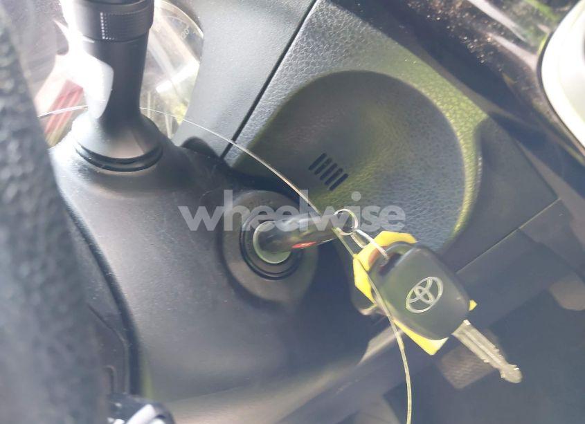 Photo 11 of 2017 Toyota Corolla LE (VIN 2T1BURHE8HC759644)