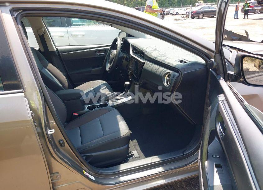 Photo 5 of 2017 Toyota Corolla LE (VIN 2T1BURHE8HC759644)