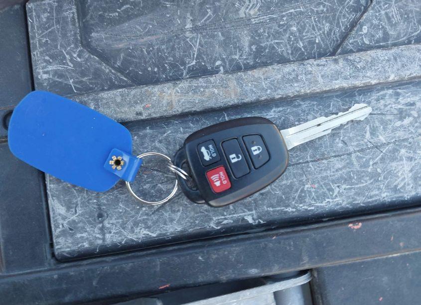 Photo 11 of 2017 Toyota Corolla LE (VIN 2T1BURHE8HC773348)