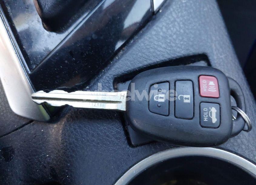 Photo 11 of 2017 Toyota Corolla SE (VIN 2T1BURHE8HC782826)