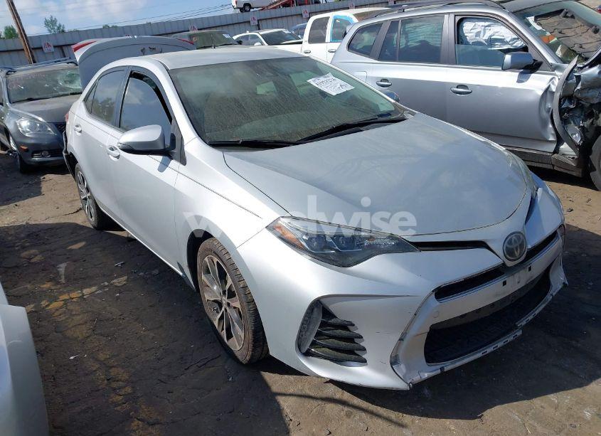 2017 Toyota Corolla SE (VIN 2T1BURHE8HC785578) main photo