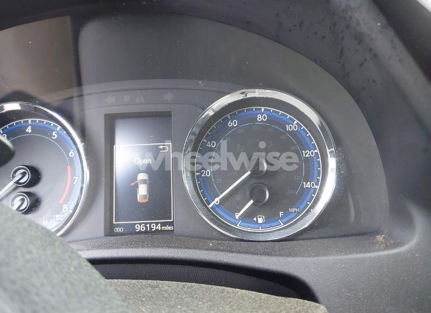 Photo 7 of 2017 Toyota Corolla SE (VIN 2T1BURHE8HC785578)