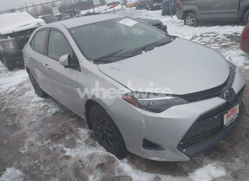 2017 Toyota Corolla LE (VIN 2T1BURHE8HC788495) main photo