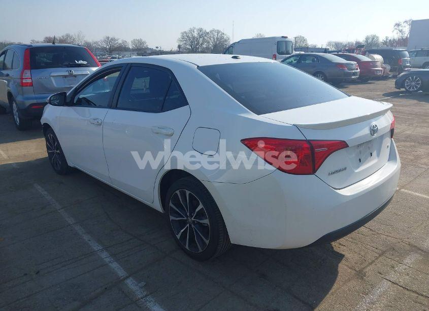 Photo 3 of 2017 Toyota Corolla SE (VIN 2T1BURHE8HC789890)