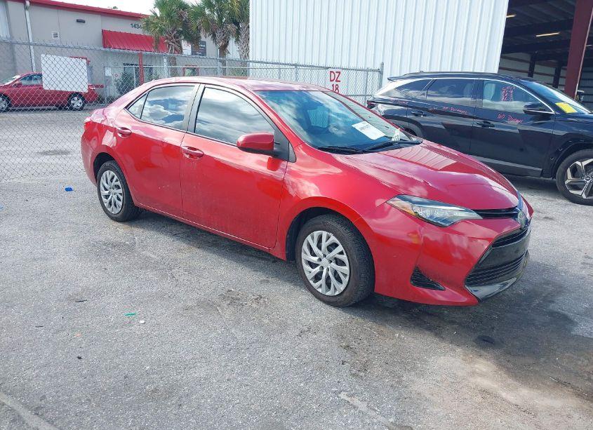 2017 Toyota Corolla LE (VIN 2T1BURHE8HC790697) main photo