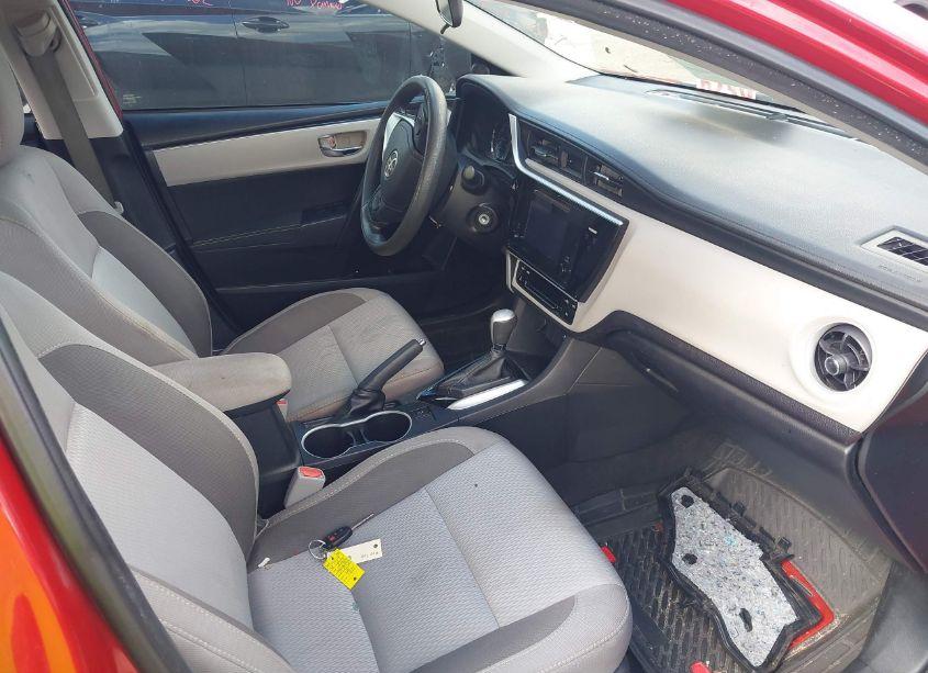 Photo 5 of 2017 Toyota Corolla LE (VIN 2T1BURHE8HC790697)