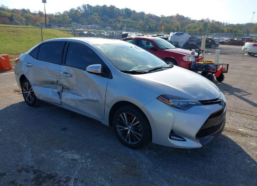 2017 Toyota Corolla L/LE/XLE/SE/XSE (VIN 2T1BURHE8HC800631) main photo