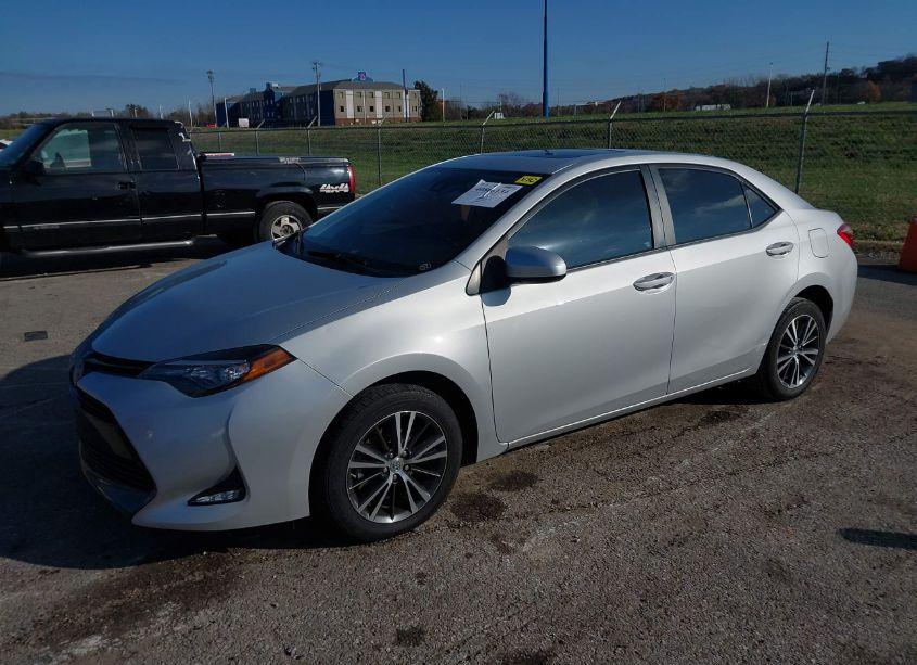 Photo 2 of 2017 Toyota Corolla L/LE/XLE/SE/XSE (VIN 2T1BURHE8HC800631)
