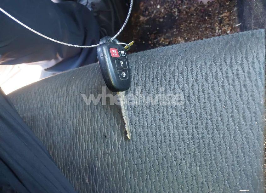 Photo 11 of 2017 Toyota Corolla LE (VIN 2T1BURHE8HC802752)