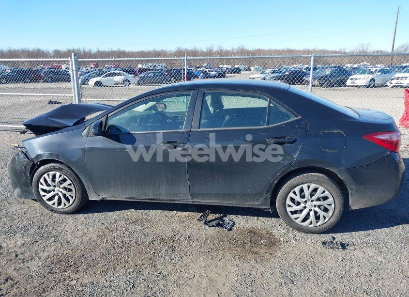 Photo 15 of 2017 Toyota Corolla LE (VIN 2T1BURHE8HC802752)