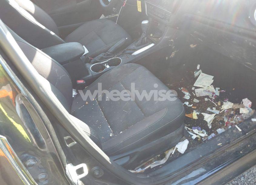 Photo 5 of 2017 Toyota Corolla LE (VIN 2T1BURHE8HC802752)