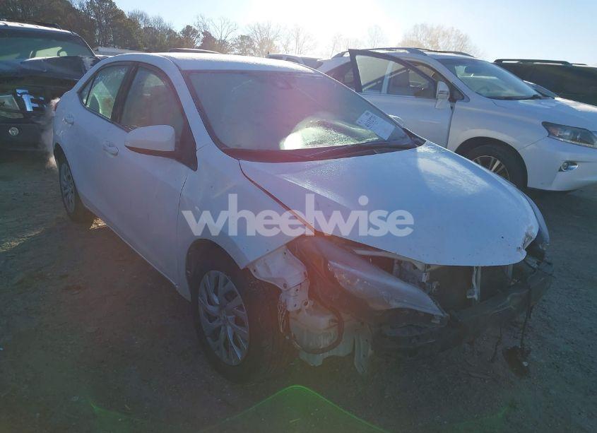 2017 Toyota Corolla LE (VIN 2T1BURHE8HC820040) main photo
