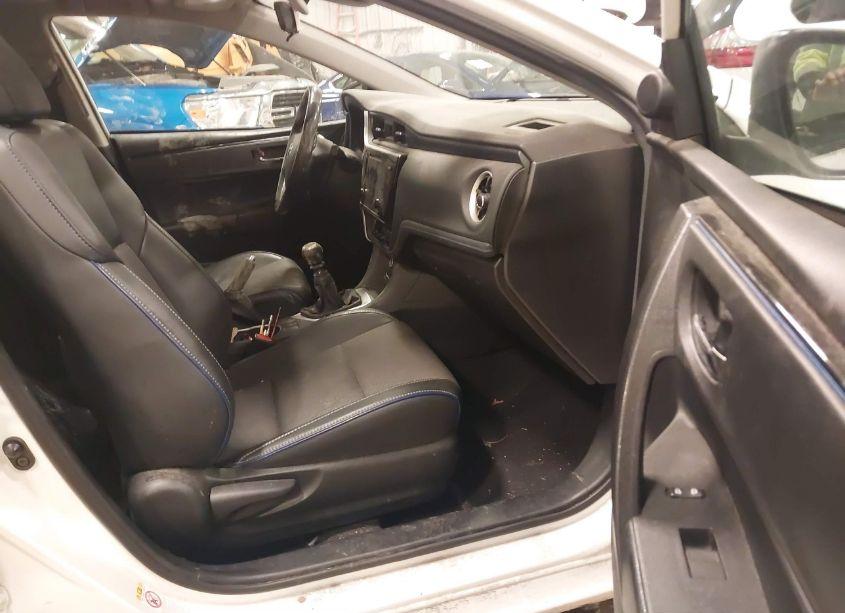 Photo 5 of 2017 Toyota Corolla SE (VIN 2T1BURHE8HC844841)