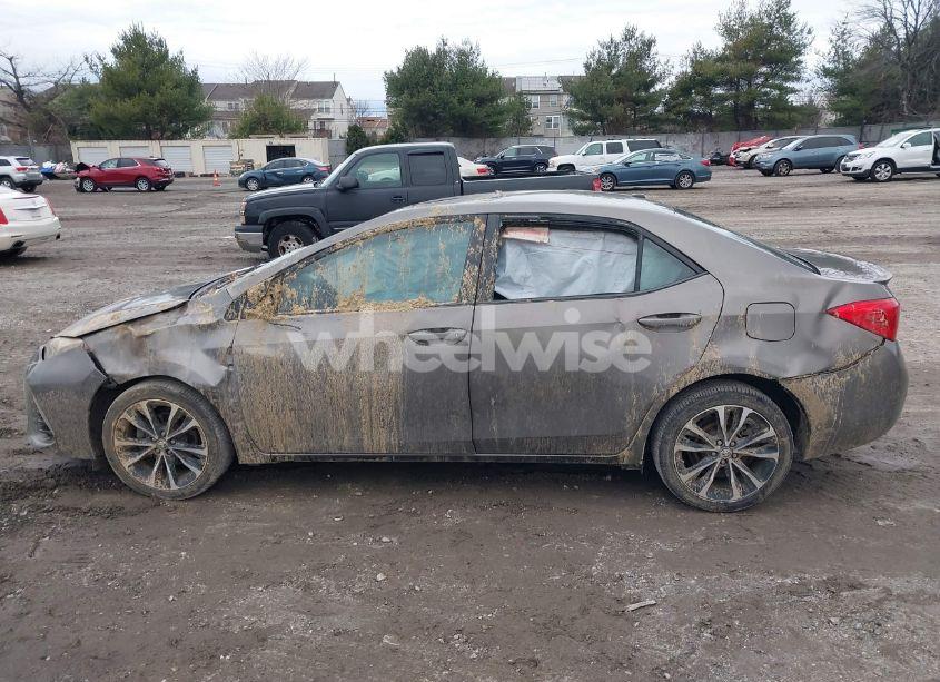 Photo 13 of 2017 Toyota Corolla L/LE/XLE/SE/XSE (VIN 2T1BURHE8HC850185)