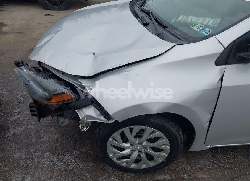 Photo 6 of 2017 Toyota Corolla LE (VIN 2T1BURHE8HC867813)