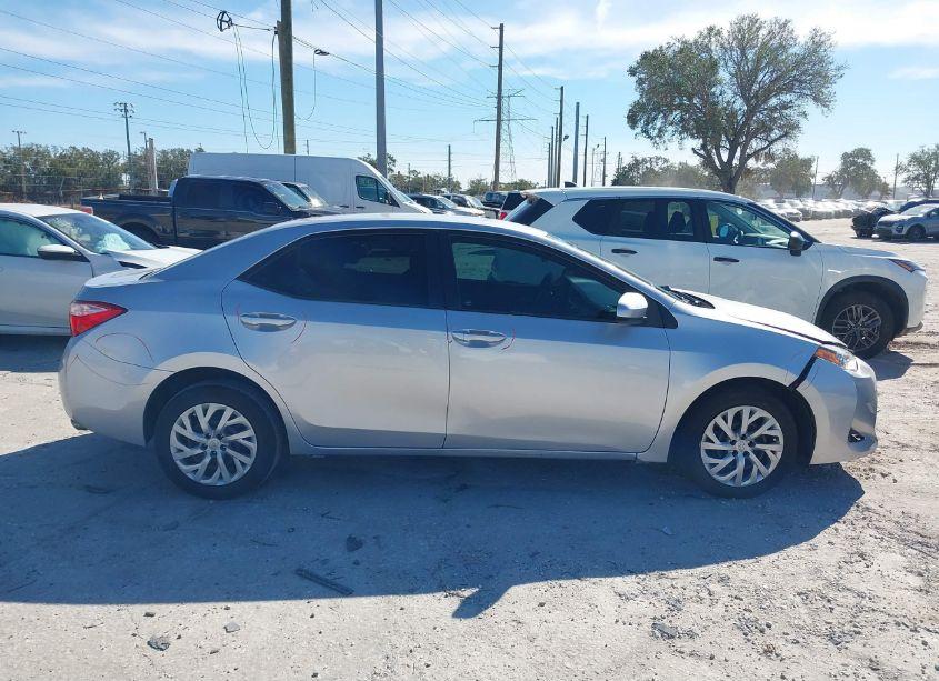 Photo 13 of 2017 Toyota Corolla LE (VIN 2T1BURHE8HC871361)