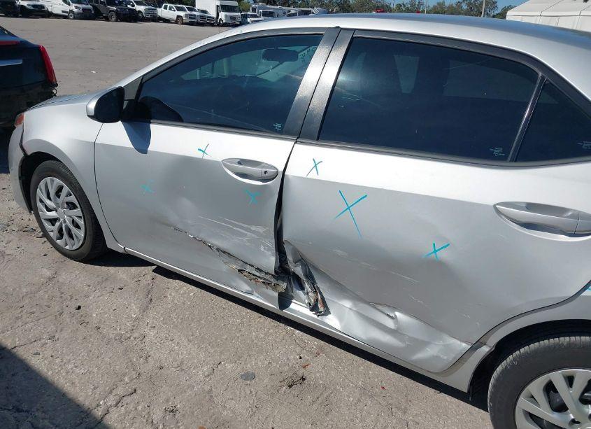 Photo 6 of 2017 Toyota Corolla LE (VIN 2T1BURHE8HC871361)