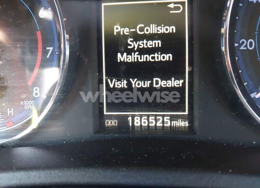 Photo 15 of 2017 Toyota Corolla SE (VIN 2T1BURHE8HC899788)