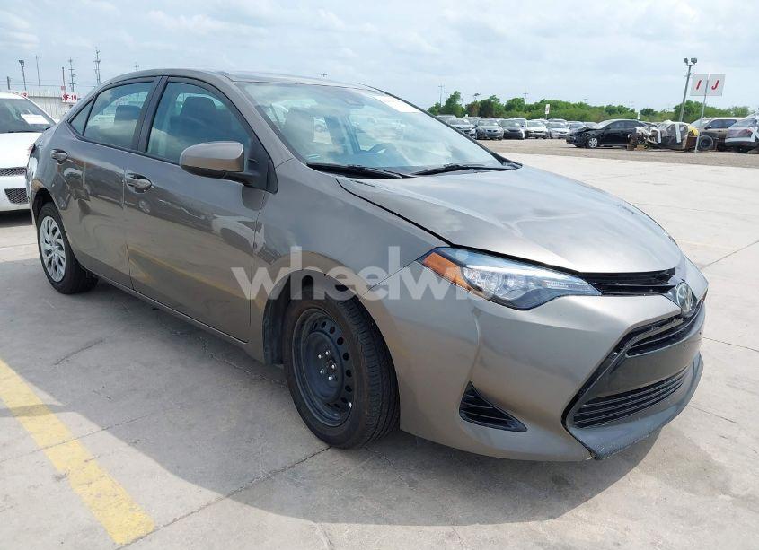 2017 Toyota Corolla LE (VIN 2T1BURHE8HC927623) main photo