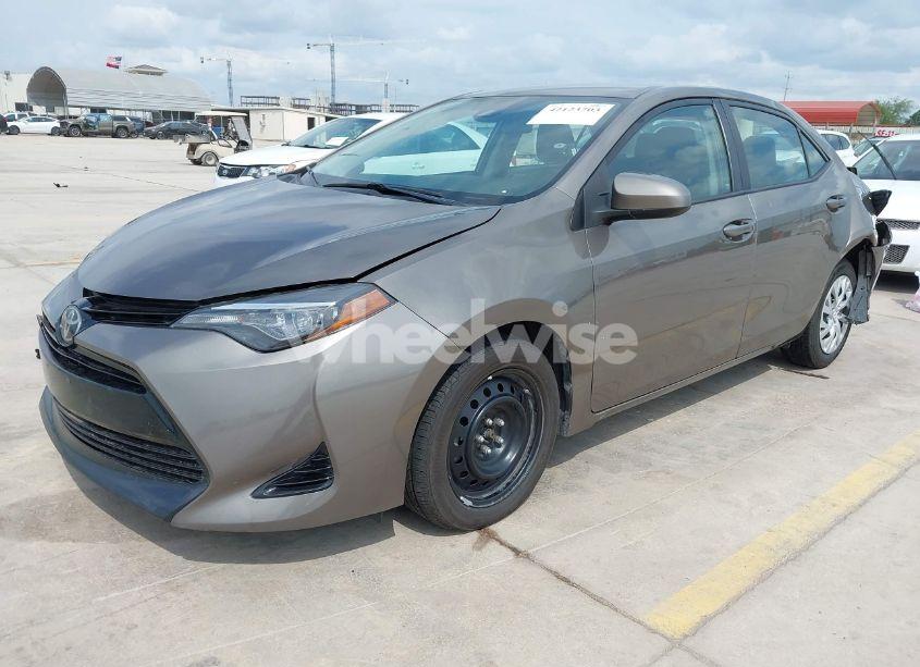 Photo 2 of 2017 Toyota Corolla LE (VIN 2T1BURHE8HC927623)