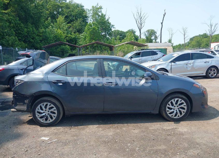 Photo 13 of 2017 Toyota Corolla L/LE/SE/SE SPECIAL EDITION/XLE/XSE (VIN 2T1BURHE8HC932787)