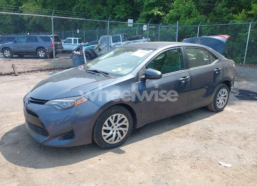 Photo 2 of 2017 Toyota Corolla L/LE/SE/SE SPECIAL EDITION/XLE/XSE (VIN 2T1BURHE8HC932787)
