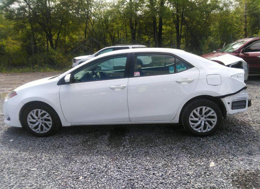 Photo 15 of 2017 Toyota Corolla LE (VIN 2T1BURHE8HC941196)