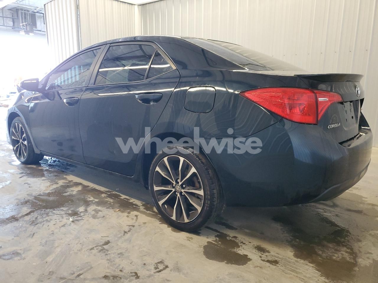 Photo 2 of 2018 TOYOTA COROLLA L (VIN 2T1BURHE8JC001843)